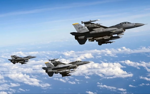 У Румунію відправлять ще три F-16 для навчання українських пілотів