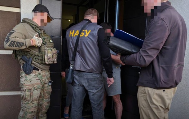 Суд узяв під варту організаторів злочинної групи на Чернівецькій митниці