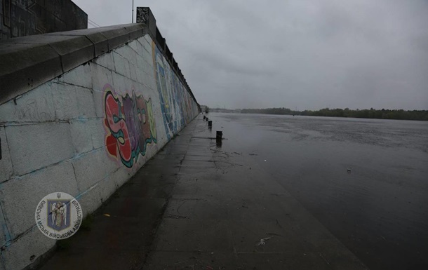 У Києві рівень води в Дніпрі на максимумі з початку весни