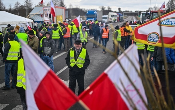 Туск закликав фермерів зупинити блокаду кордону України
