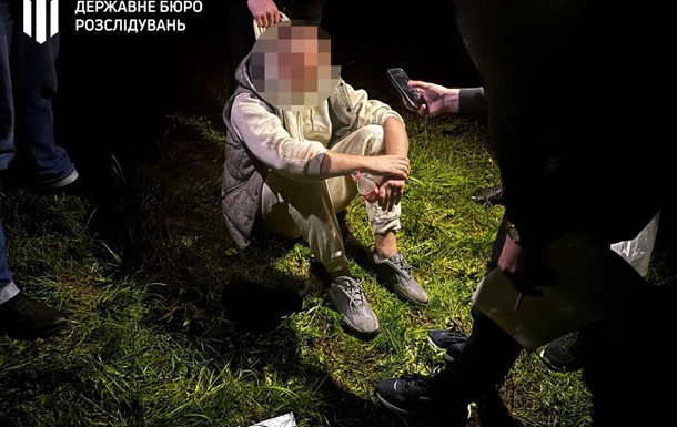 Во Львовской области задержали чиновника, помогавшего уклонистам