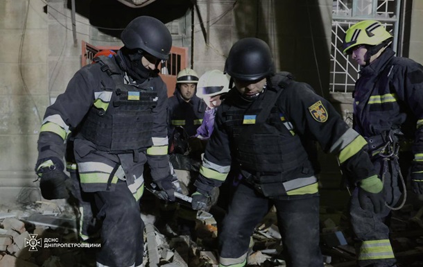 В Днепре завершили спасательную операцию: из-под завалов достали еще одно тело