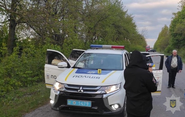 В Винницкой области нашли машину подозреваемых в убийстве полицейского