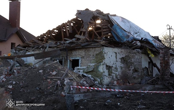 Росія вдарила по Дніпровському району: четверо поранених