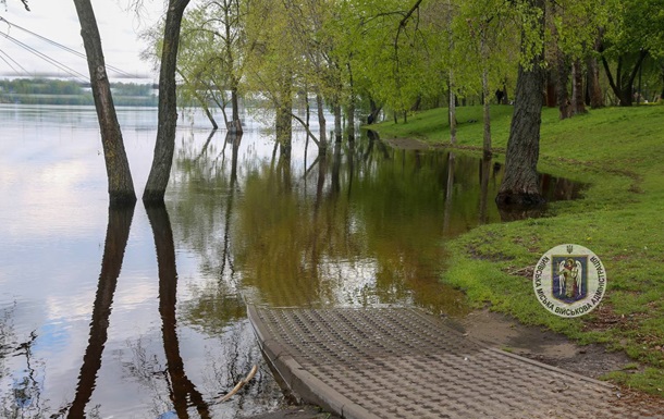 В Киеве вода в Днепре поднялась до рекордного уровня