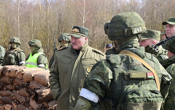 Лукашенко заявив про  десятки  ядерних боєприпасів у Білорусі