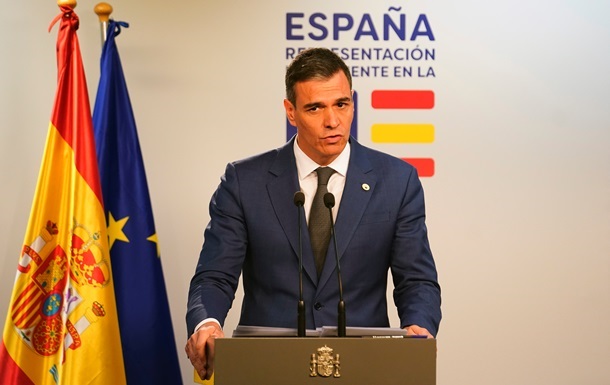 Премьер Испании не уйдет в отставку на фоне подозрений жены в коррупции