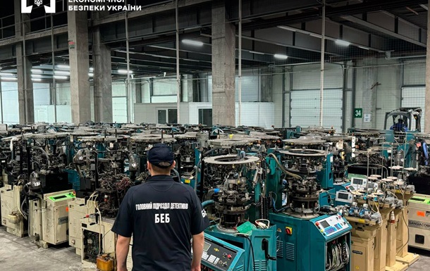 В Україні знайшли підпільні фабрики, де шили підробки брендового одягу
