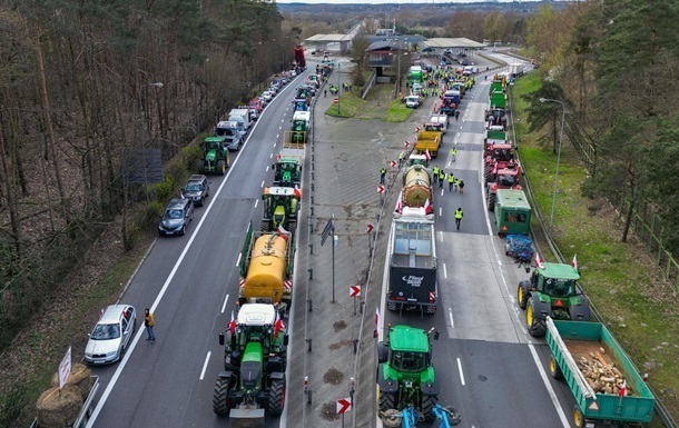 Польські фермери припинили блокаду українського кордону