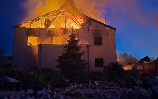 Удар по Харкову: пошкоджені 12 будинків, є постраждалі