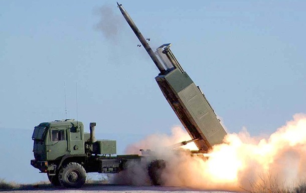 США терміново продають Україні три пускові установки HIMARS