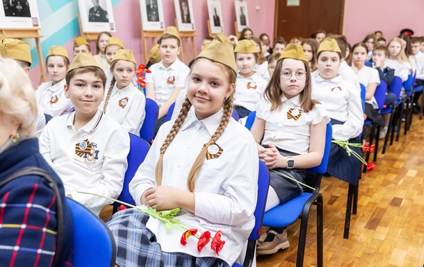 Росіяни на ТОТ  промивають дітям мізки  - ЦНС