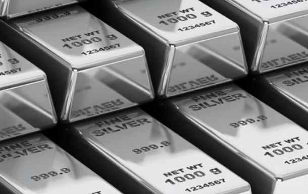 Цена серебра впервые с 2013 года превысила 30 долларов за унцию