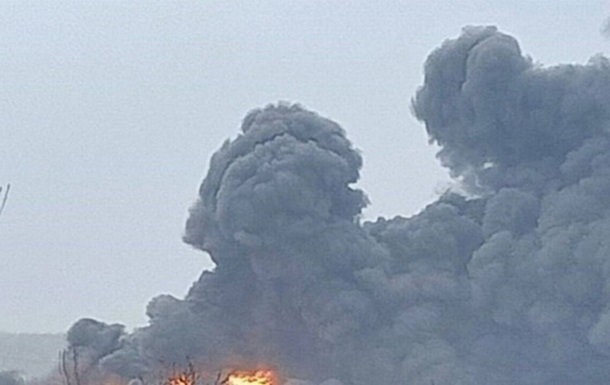 У Криму вибухи поблизу аеродрому - соцмережі