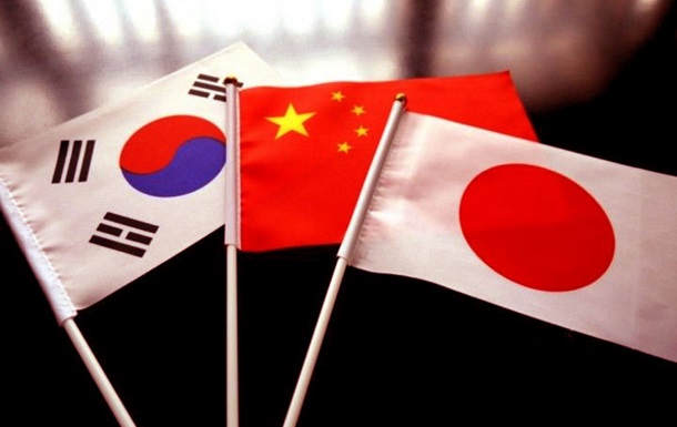 Лидеры КНР, Японии и Южной Кореи встретятся впервые за четыре года