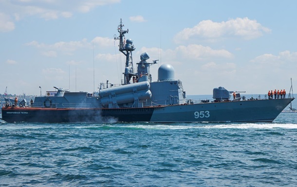 Россия вывела из Севастополя два ракетных катера - соцсети