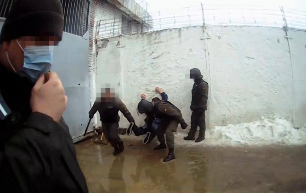 В тюрмах України катували в язнів - ДБР