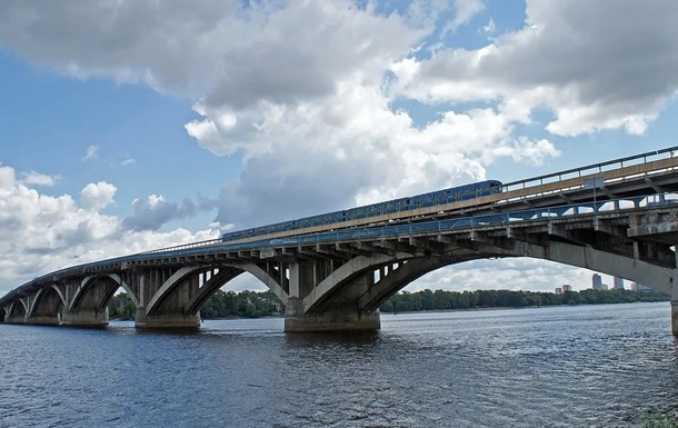 Київавтодор оголосив тендер на ремонт мосту Метро на 2 млрд грн