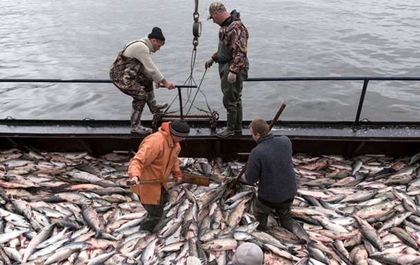 Російських риболовів перестали пускати у великі порти ЄС