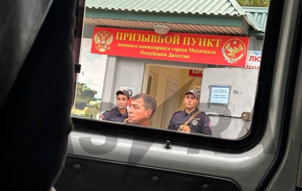У російському місті поліція влаштувала облаву на призовників на пляжі