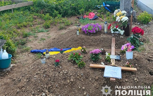 На Тернопільщині встановили зловмисника, що розгромив могили воїнів 