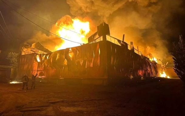 Под Киевом произошел масштабный пожар на складе