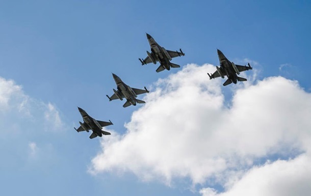 Нидерланды назвали сроки поставки Украине F-16