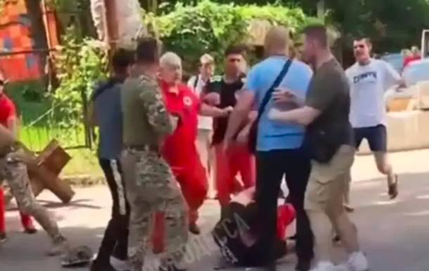 Драка ТЦК и медиков в Одессе: в  экстренной  прокомментировали инцидент
