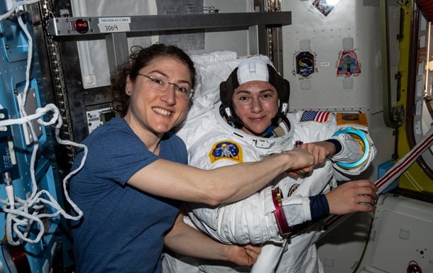 Жінки краще за чоловіків переносять космічні польоти - вчені