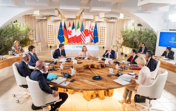 Страны G7 согласовали 50 млрд долларов для Украины