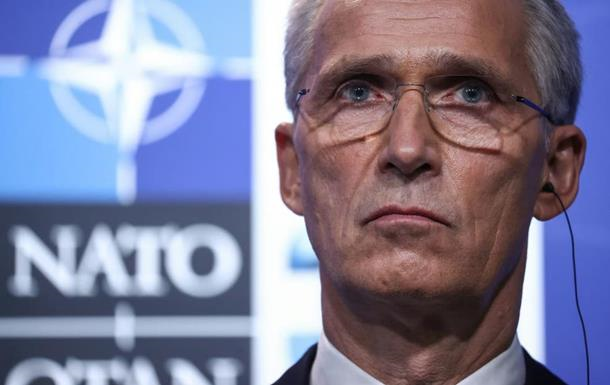 Генсек НАТО заявив, що США має купувати більше зброї для України