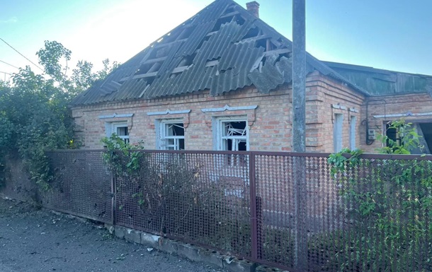 На Днепропетровщине после атаки шахедов произошел пожар, повреждены дома
