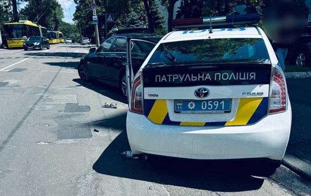 В Киеве авто патрульных попало в ДТП