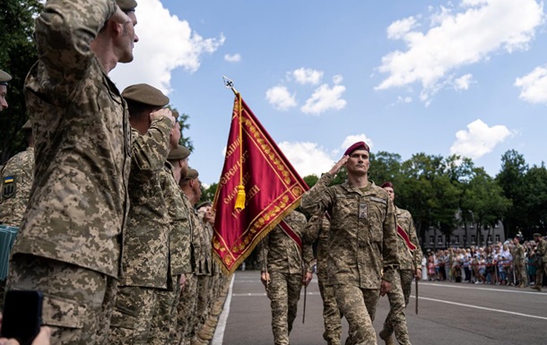 Рекордна кількість офіцерів-випускників поповнить лави Сил оборони - Умєров