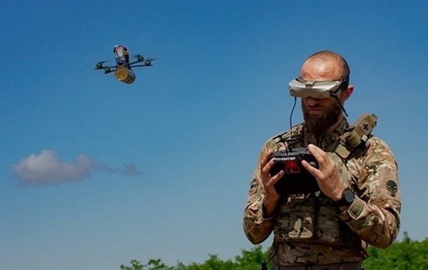 Украина разрабатывает автономный  рой дронов  - СМИ