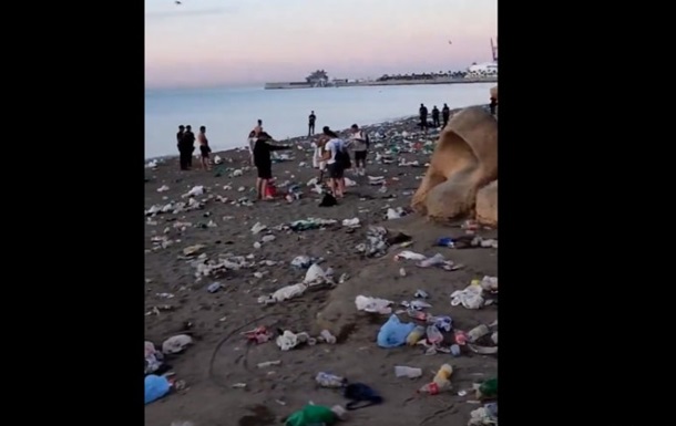 Активисты оставили кучу мусора после эко-феста