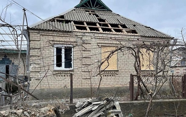 Росіяни вдарили по будинку на Херсонщині, є постраждалі