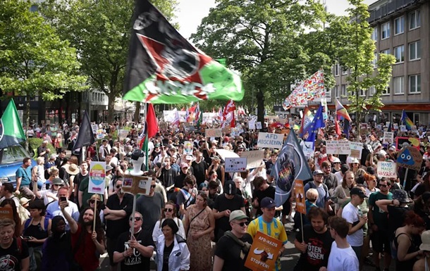 В Германии протестуют против съезда ультраправых