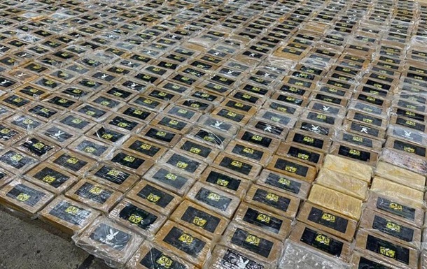 В Еквадорі виявили три тонни кокаїну в ящиках з бананами для РФ