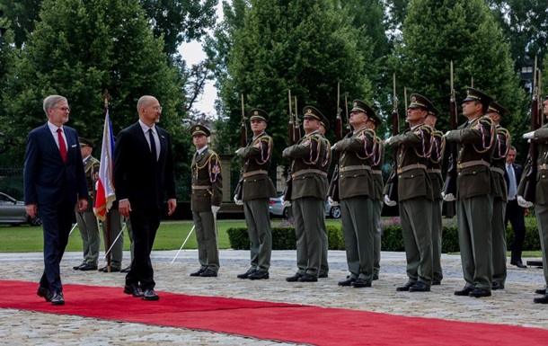 Шмигаль прибув на переговори до Праги