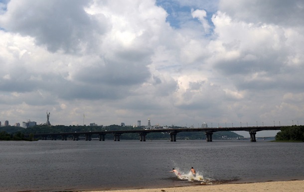 В Киеве зафиксировали рекорд температуры воды в Днепре