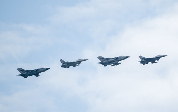 Глава МЗС Литви підтвердив прибуття F-16 в Україну