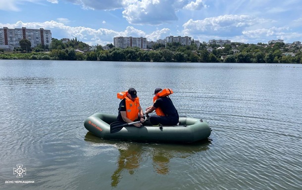 На Черкащині врятували з води двох підлітків