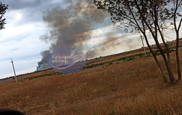 Соцсети: В Крыму раздаются взрывы под аэродромом