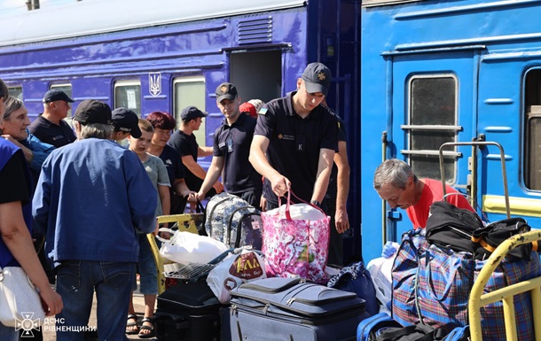 Рівненщина зустріла десятий евакуаційний потяг з Донеччини