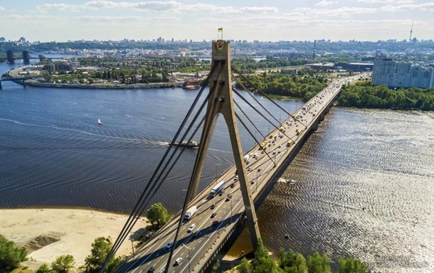 В Киеве ограничат движение транспорта на Северном мосту