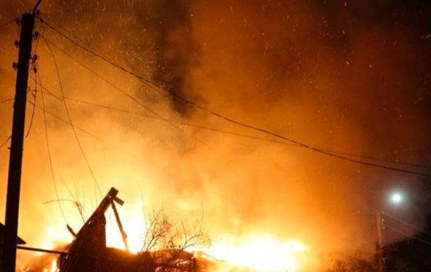 Атака дронів на Липецьк: горить аеродром, оголошено евакуацію