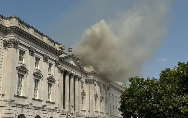 La Somerset House stava bruciando a Londra – Media