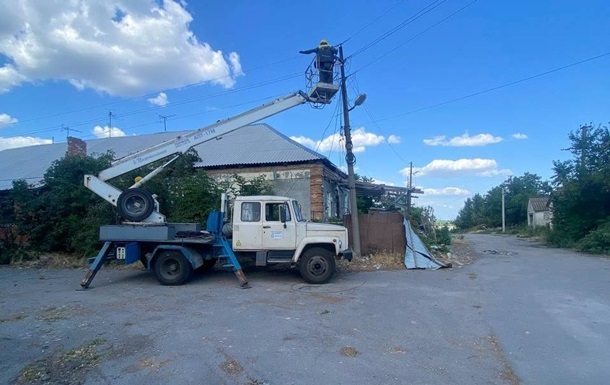 Енергетики ДТЕК після обстрілів повернули світло 13 населеним пунктам