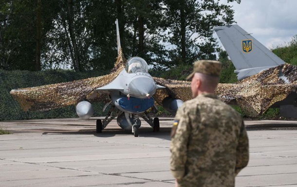 Канада начала тренировать украинцев на F-16